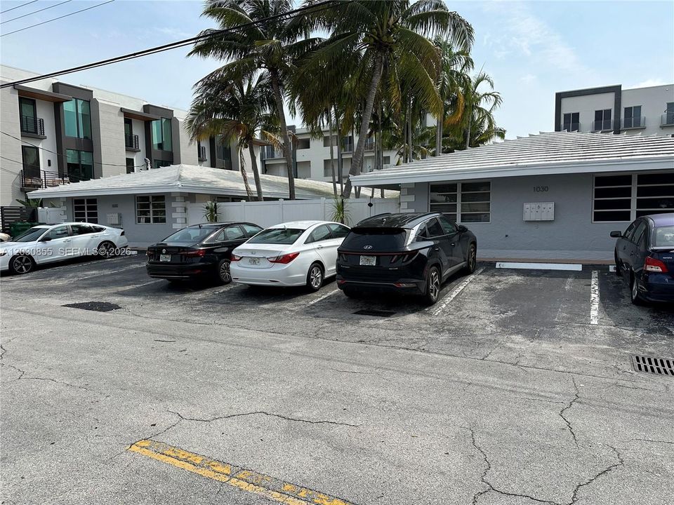 For Rent: $1,600 (1 beds, 1 baths, 9066 Square Feet)