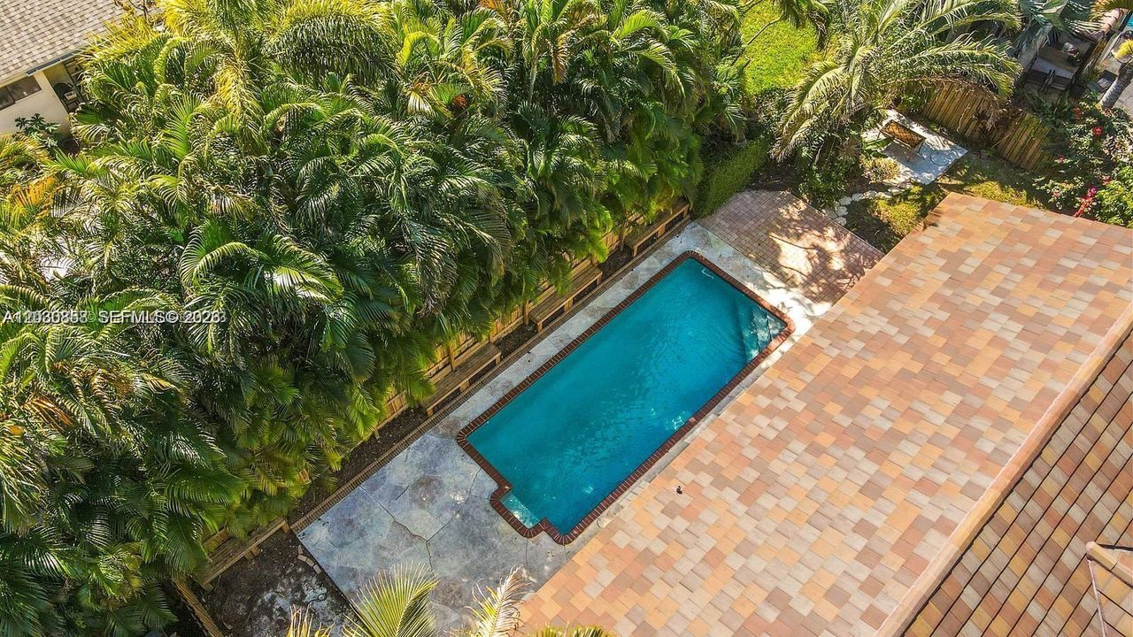 For Rent: $3,900 (3 beds, 2 baths, 2022 Square Feet)
