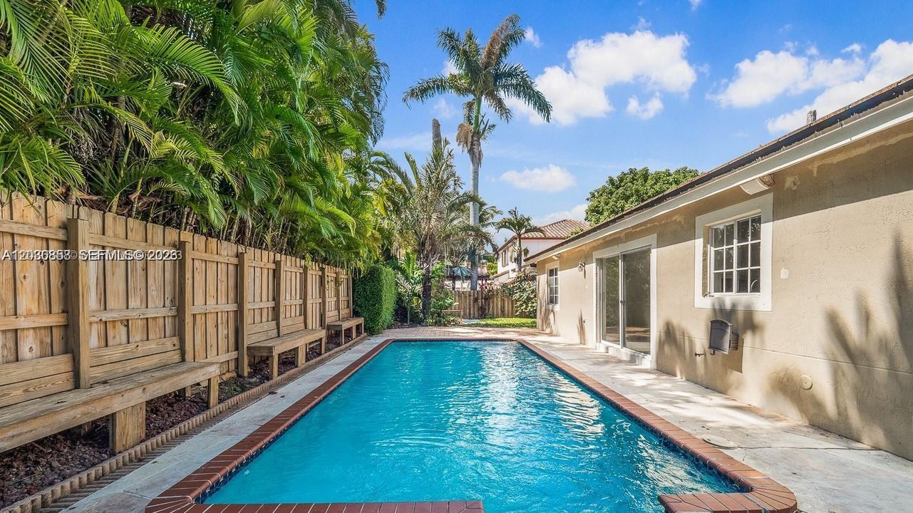 For Rent: $3,900 (3 beds, 2 baths, 2022 Square Feet)