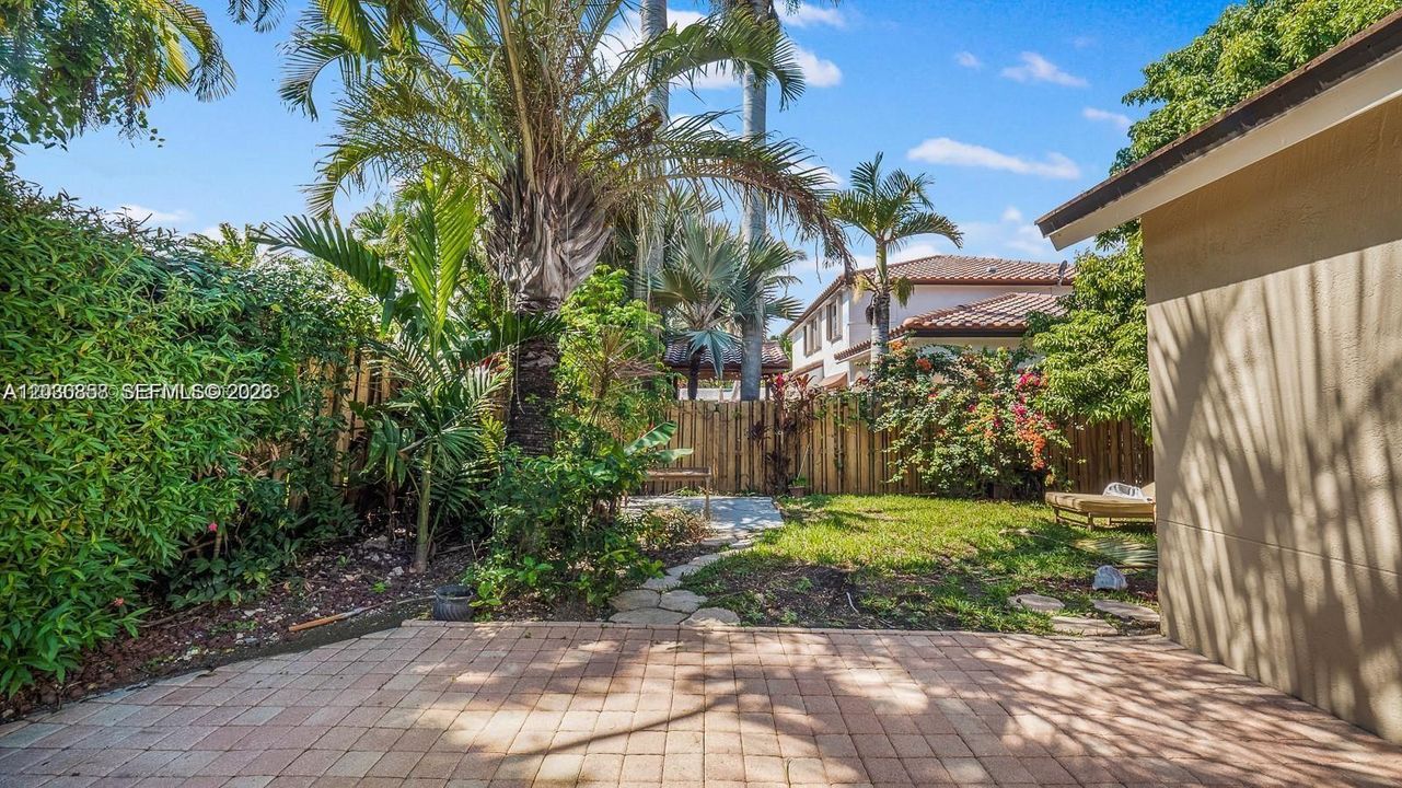 For Rent: $3,900 (3 beds, 2 baths, 2022 Square Feet)