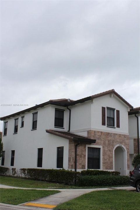 For Sale: $530,000 (3 beds, 2 baths, 1990 Square Feet)