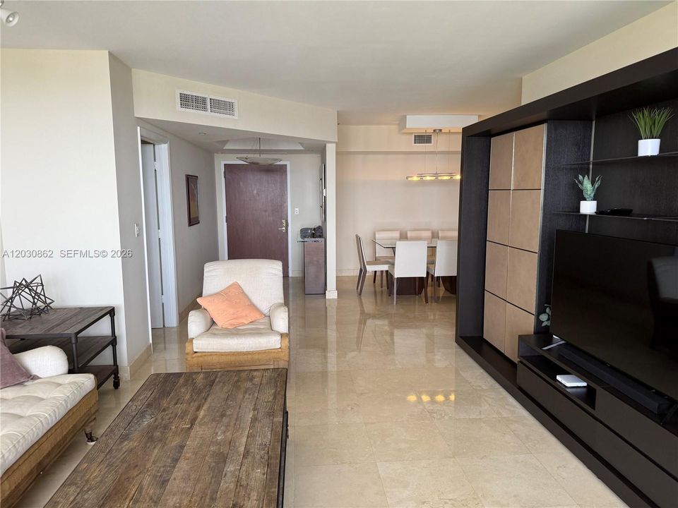 For Rent: $7,500 (2 beds, 2 baths, 1580 Square Feet)