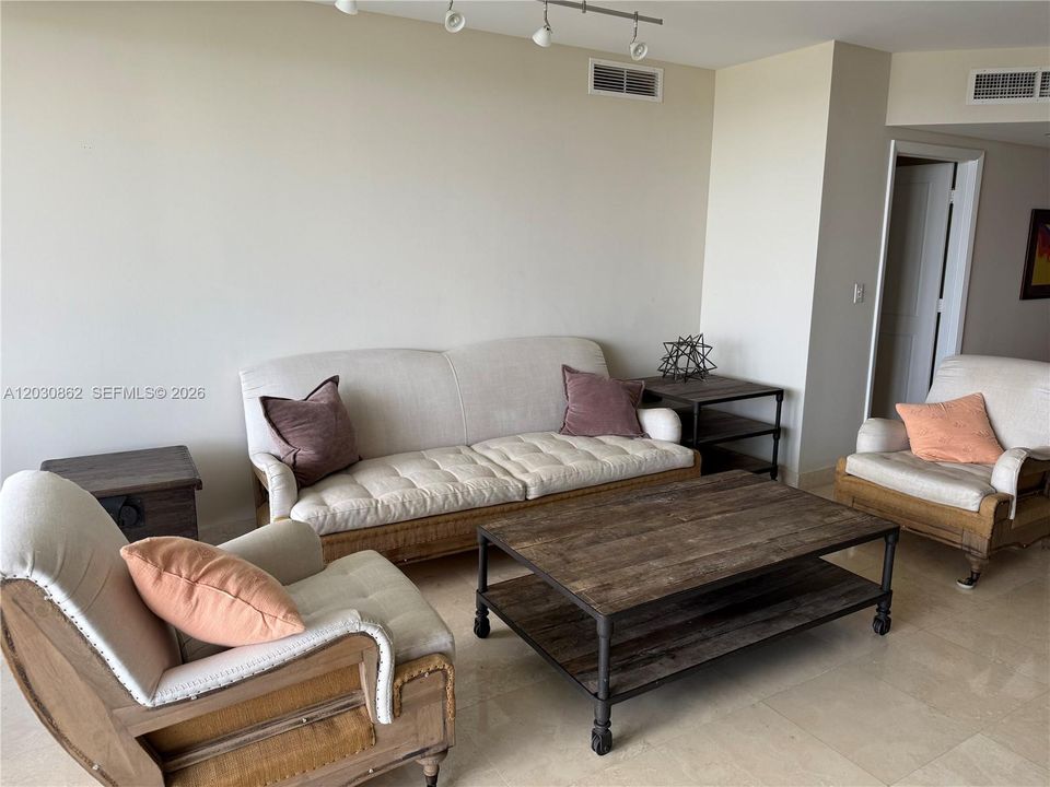 For Rent: $7,500 (2 beds, 2 baths, 1580 Square Feet)