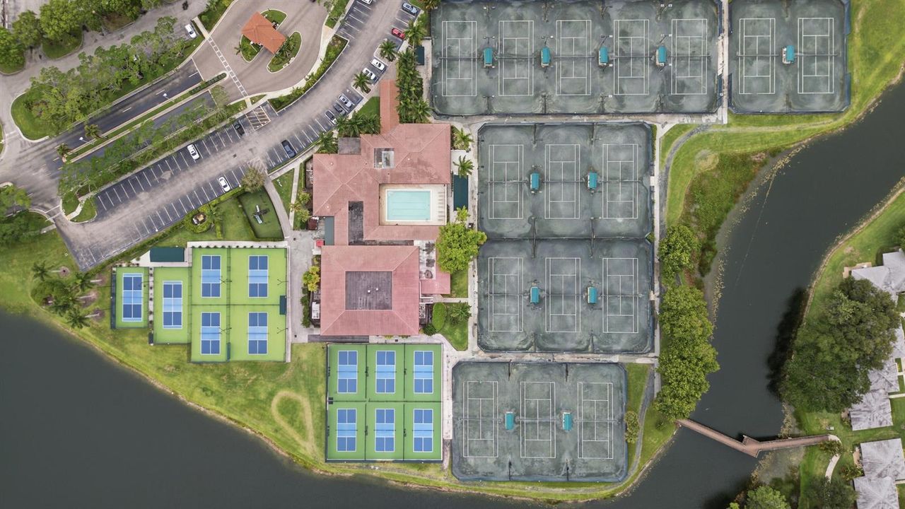 32_(31) clubhouse aerial