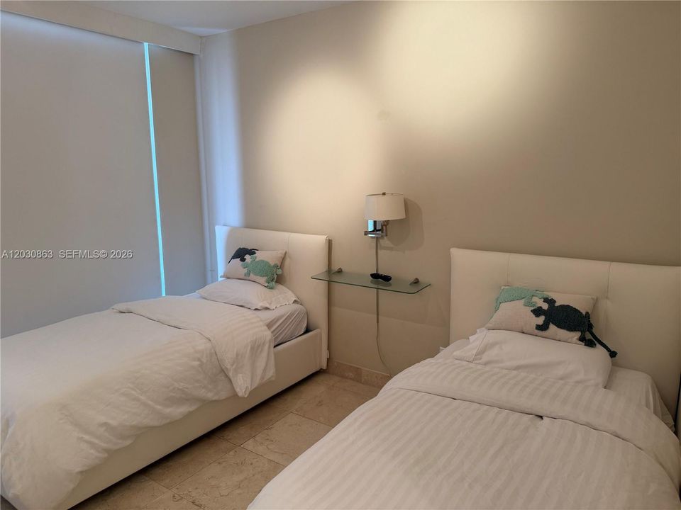 For Sale: $1,100,000 (2 beds, 2 baths, 1580 Square Feet)