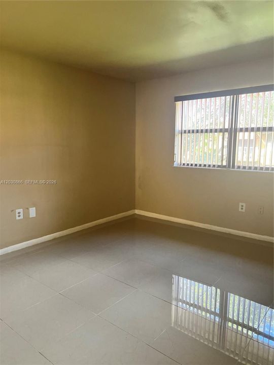 For Rent: $1,750 (1 beds, 1 baths, 689 Square Feet)