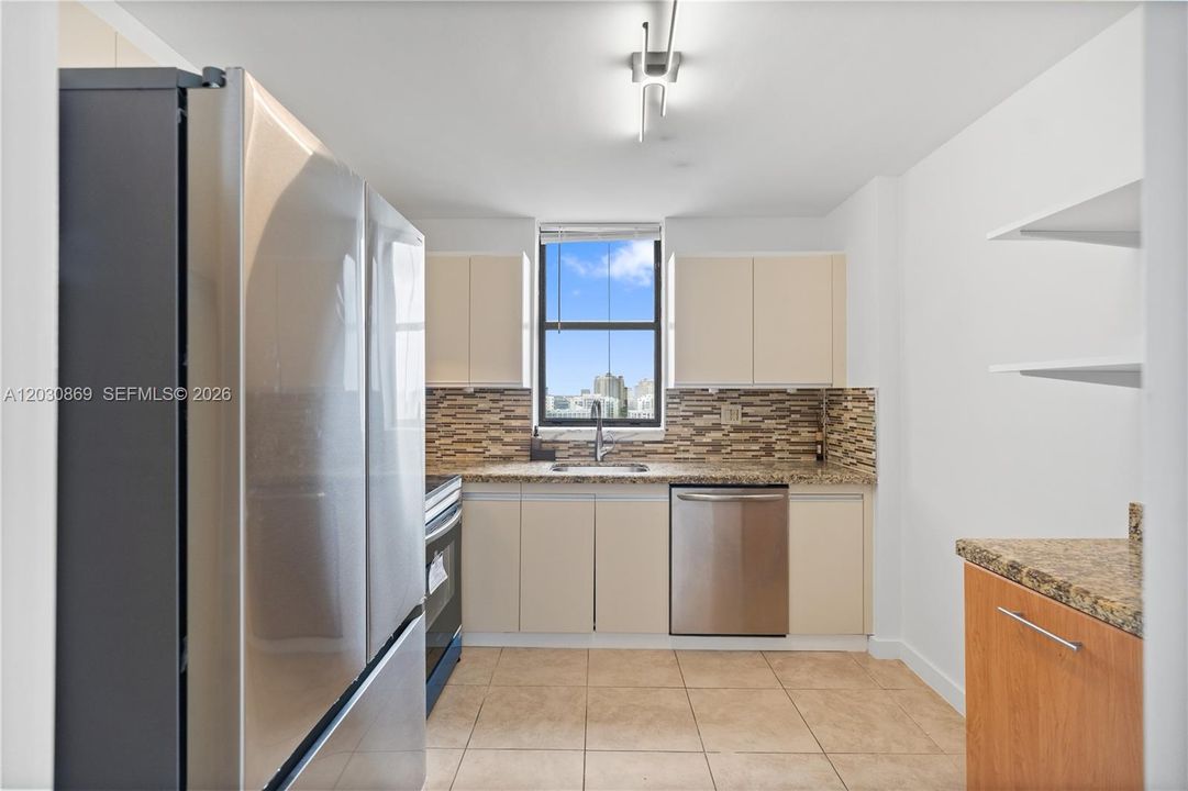 For Sale: $285,000 (2 beds, 2 baths, 1322 Square Feet)