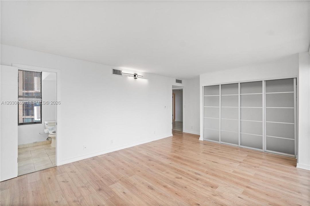 For Sale: $285,000 (2 beds, 2 baths, 1322 Square Feet)