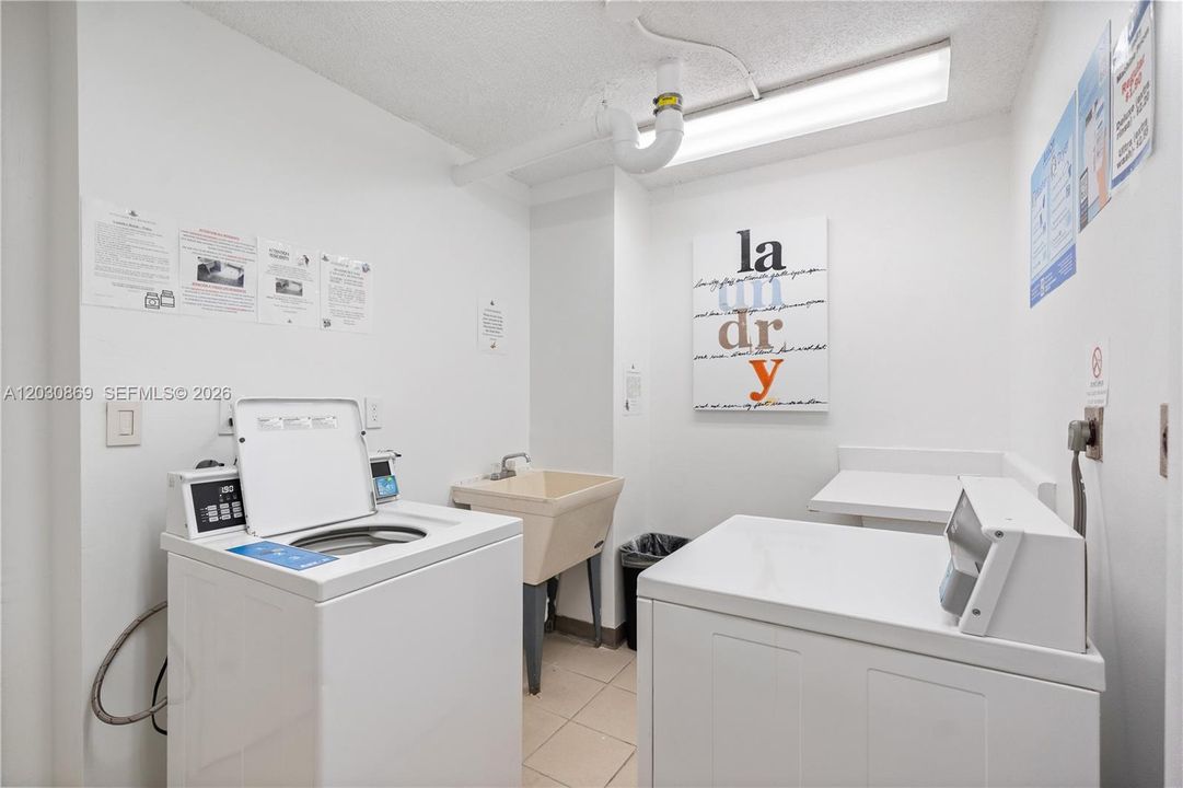 For Sale: $285,000 (2 beds, 2 baths, 1322 Square Feet)