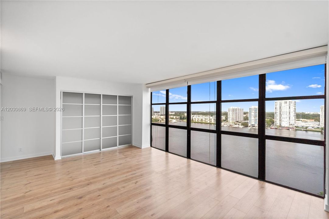 For Sale: $285,000 (2 beds, 2 baths, 1322 Square Feet)