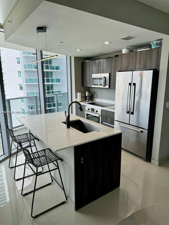 For Rent: $5,750 (2 beds, 2 baths, 1178 Square Feet)