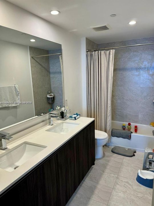 For Rent: $5,750 (2 beds, 2 baths, 1178 Square Feet)
