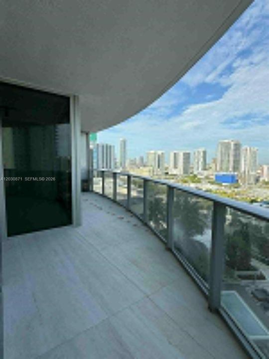 For Rent: $5,750 (2 beds, 2 baths, 1178 Square Feet)