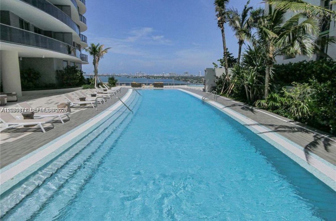 For Rent: $5,750 (2 beds, 2 baths, 1178 Square Feet)