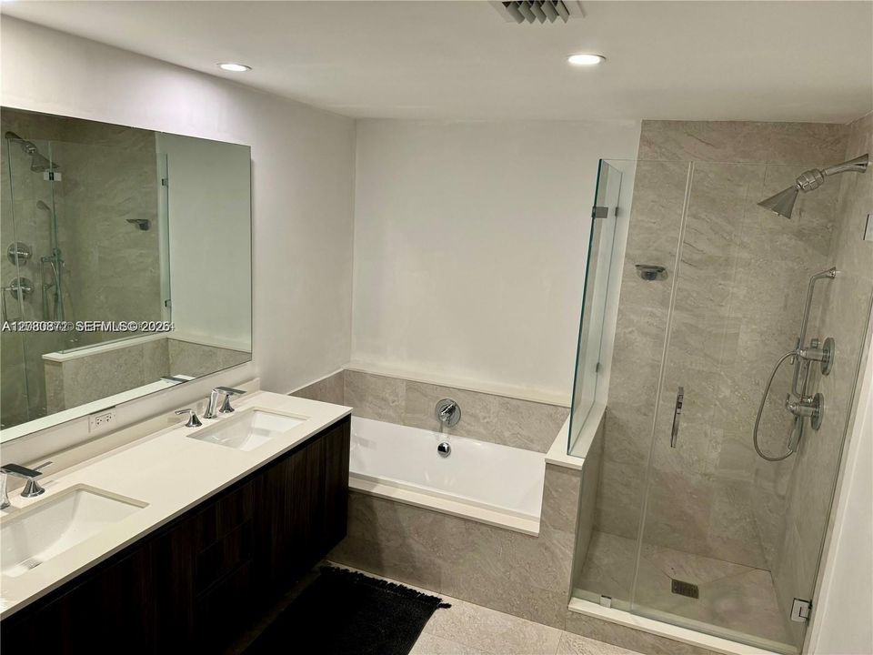 For Rent: $5,750 (2 beds, 2 baths, 1178 Square Feet)