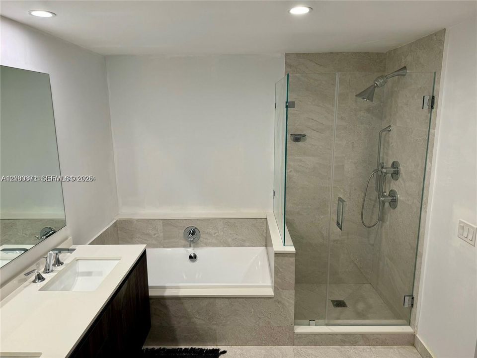 For Rent: $5,750 (2 beds, 2 baths, 1178 Square Feet)