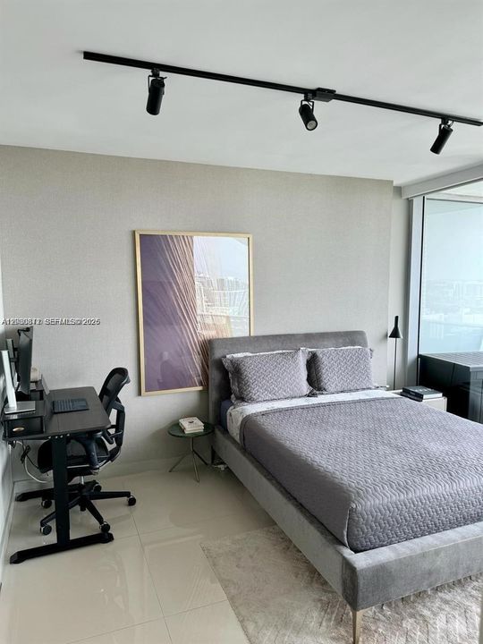 For Rent: $5,750 (2 beds, 2 baths, 1178 Square Feet)