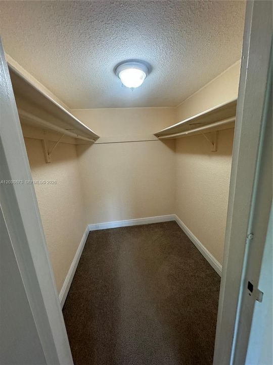 В аренду: $1,900 (1 спален, 1 ванн, 810 Квадратных фут)