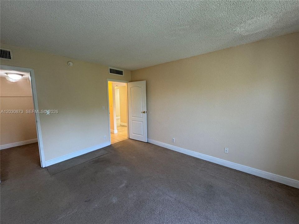 В аренду: $1,900 (1 спален, 1 ванн, 810 Квадратных фут)