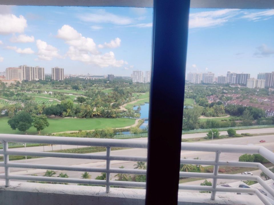 В аренду: $2,700 (2 спален, 2 ванн, 1062 Квадратных фут)
