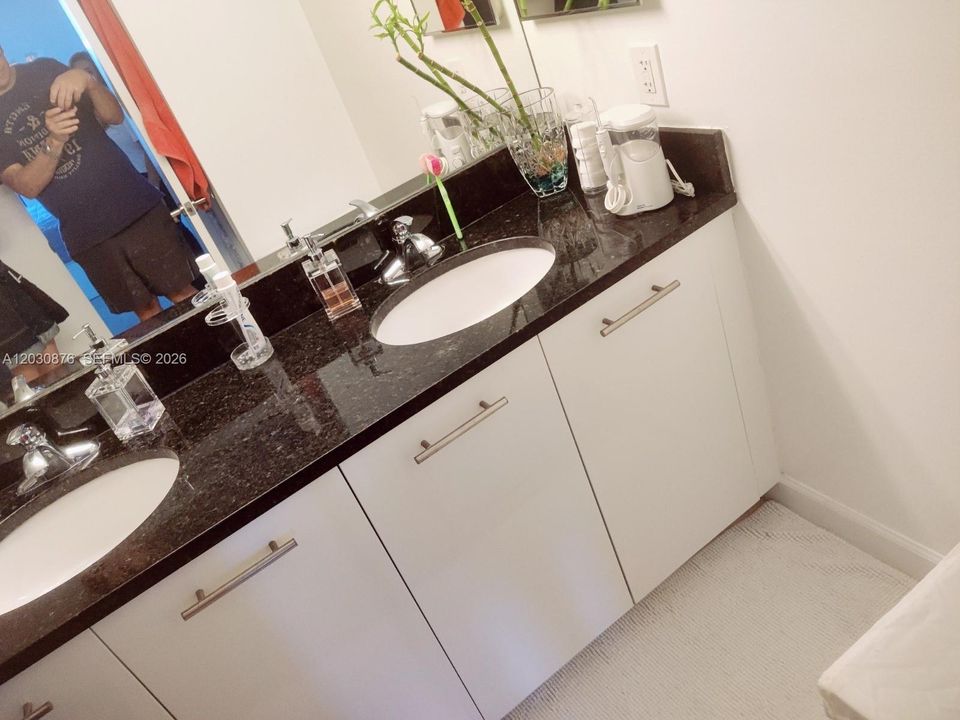 В аренду: $2,700 (2 спален, 2 ванн, 1062 Квадратных фут)