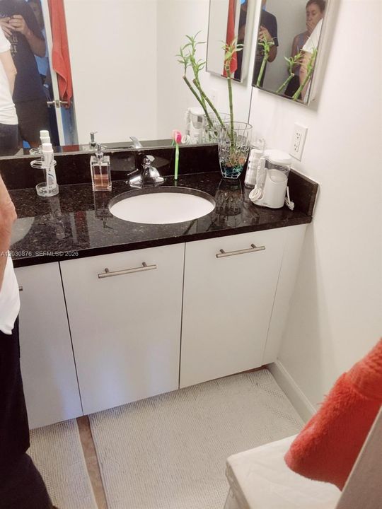 В аренду: $2,700 (2 спален, 2 ванн, 1062 Квадратных фут)