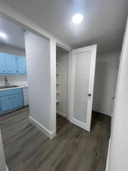 В аренду: $1,800 (0 спален, 1 ванн, 577 Квадратных фут)