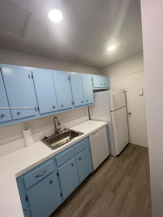 В аренду: $1,800 (0 спален, 1 ванн, 577 Квадратных фут)