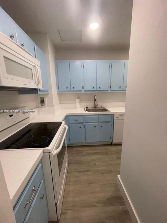 В аренду: $1,800 (0 спален, 1 ванн, 577 Квадратных фут)