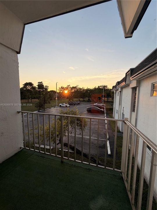 For Rent: $2,550 (2 beds, 1 baths, 763 Square Feet)