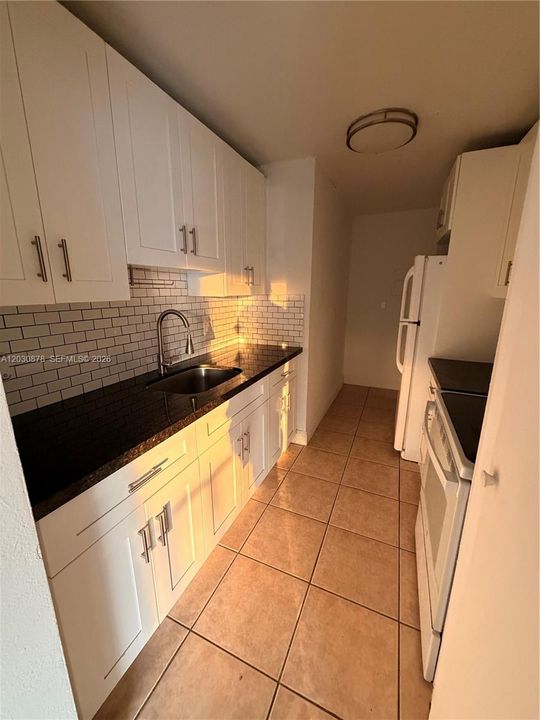 For Rent: $2,550 (2 beds, 1 baths, 763 Square Feet)