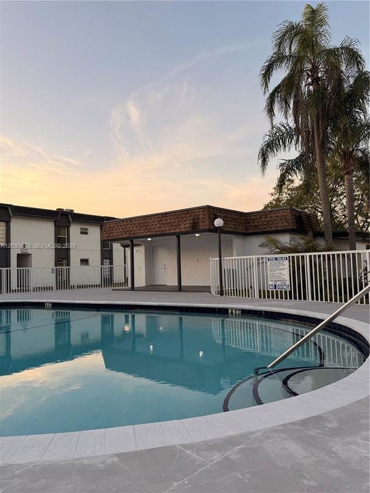 For Rent: $2,550 (2 beds, 1 baths, 763 Square Feet)