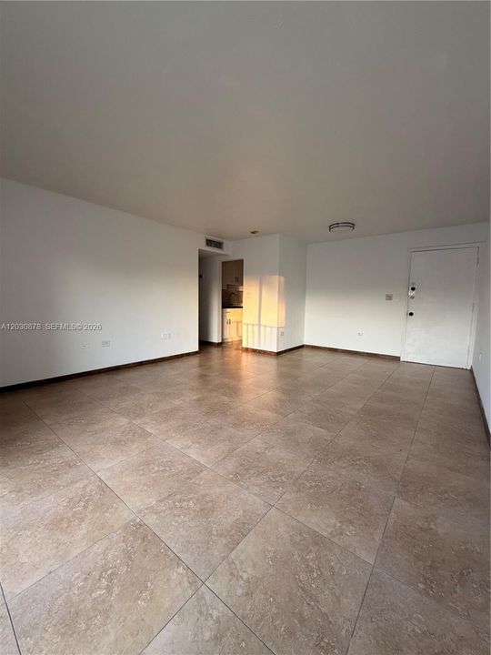 For Rent: $2,550 (2 beds, 1 baths, 763 Square Feet)