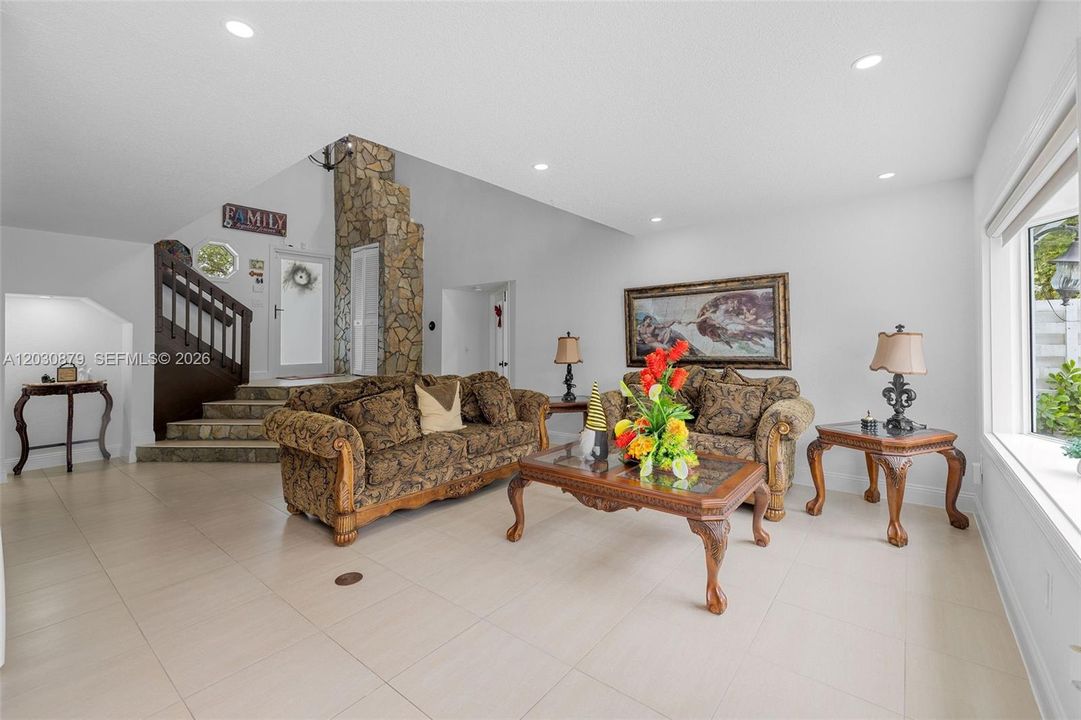 For Rent: $4,150 (4 beds, 2 baths, 1988 Square Feet)