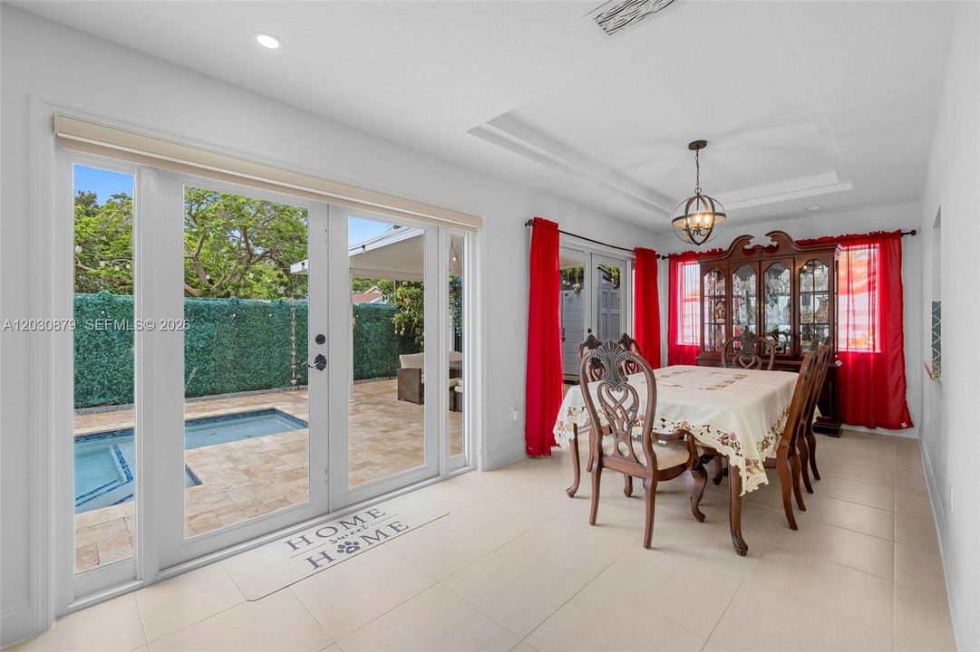 For Rent: $4,150 (4 beds, 2 baths, 1988 Square Feet)