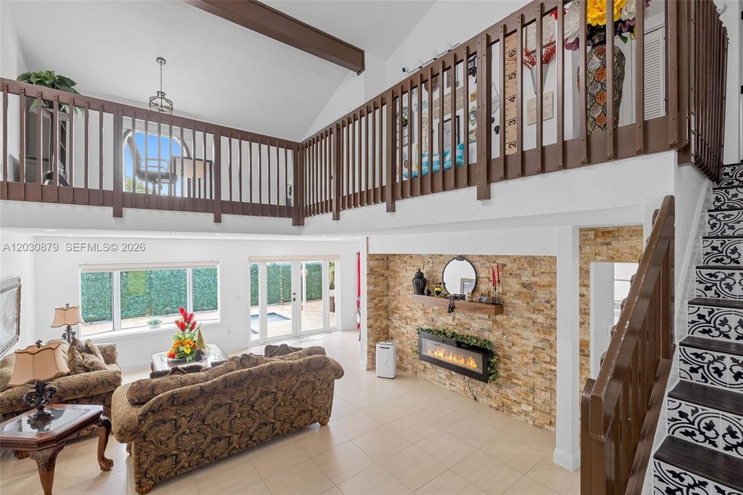 For Rent: $4,150 (4 beds, 2 baths, 1988 Square Feet)
