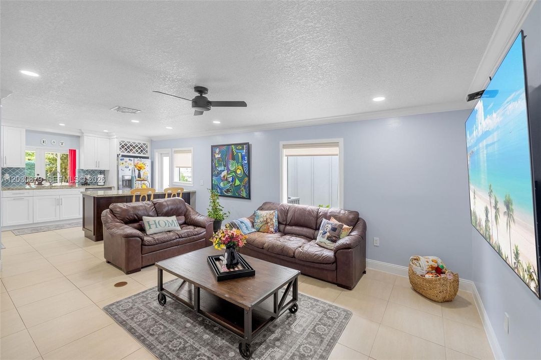For Rent: $4,150 (4 beds, 2 baths, 1988 Square Feet)