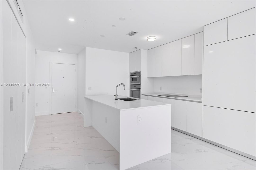 В аренду: $9,400 (2 спален, 3 ванн, 1792 Квадратных фут)