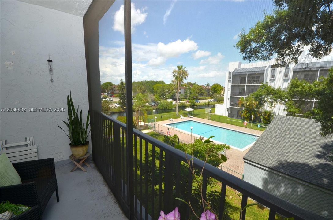 For Sale: $180,000 (2 beds, 1 baths, 1020 Square Feet)