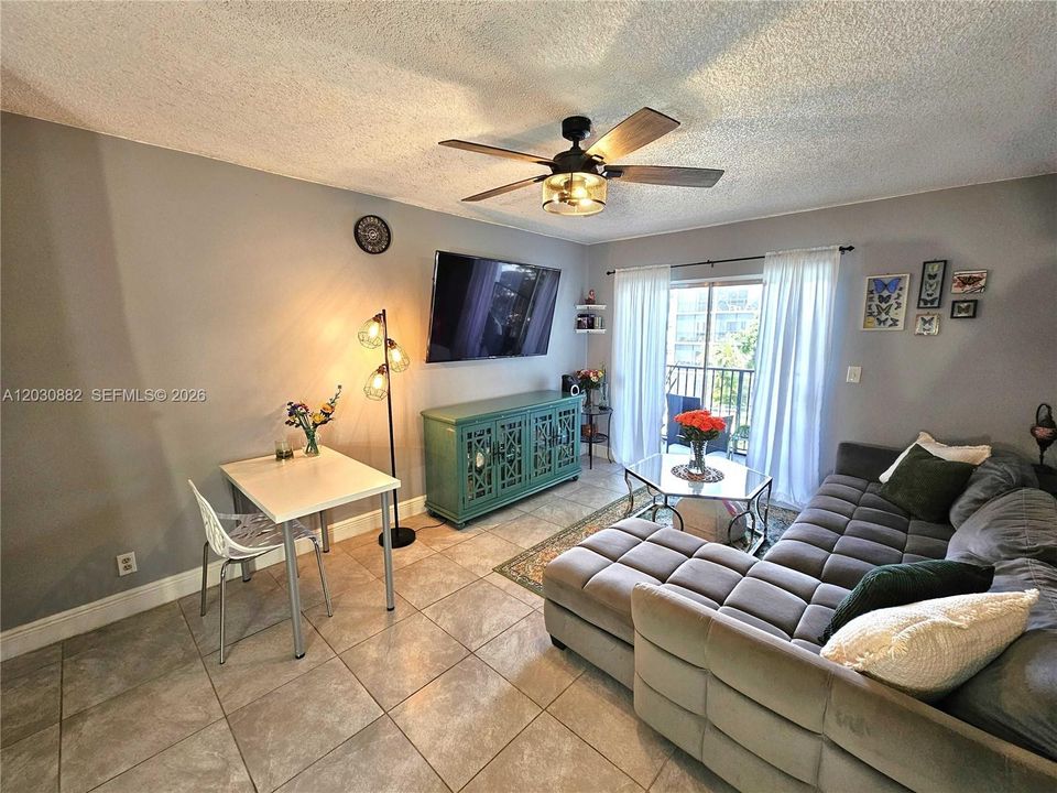 For Sale: $180,000 (2 beds, 1 baths, 1020 Square Feet)