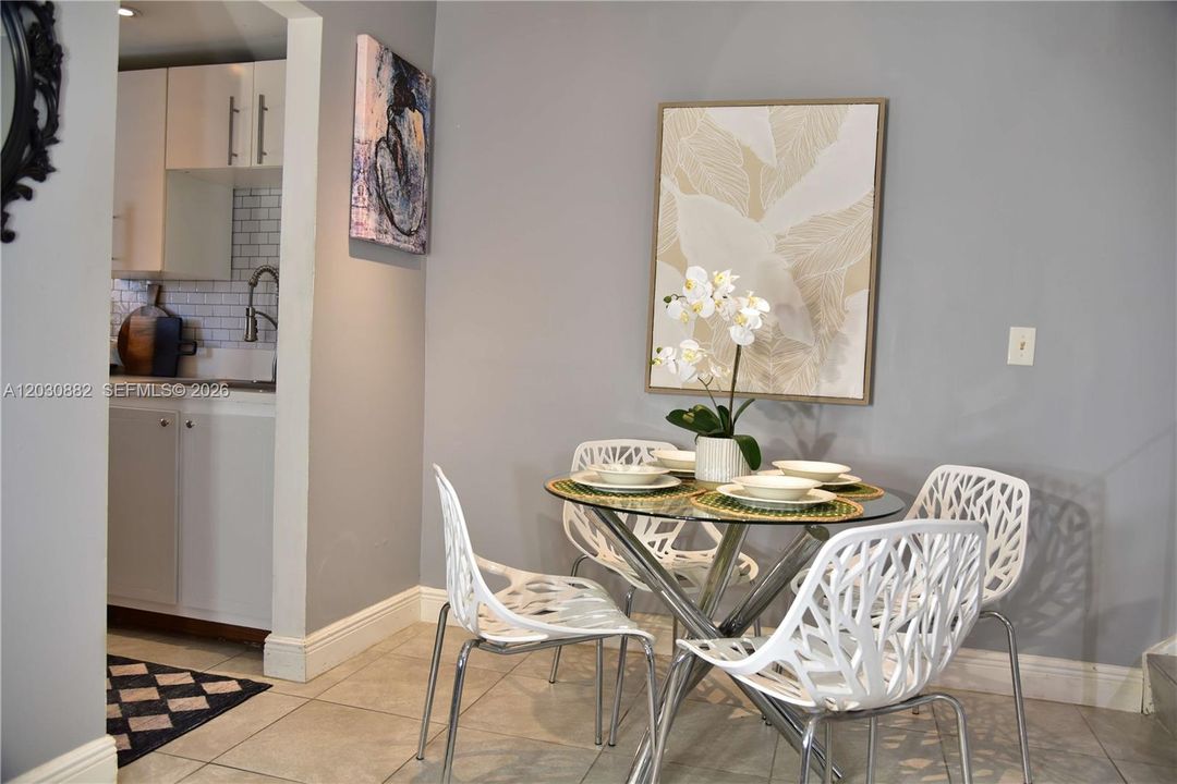 For Sale: $180,000 (2 beds, 1 baths, 1020 Square Feet)