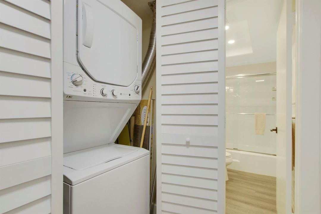 Washer.Dryer In Unit
