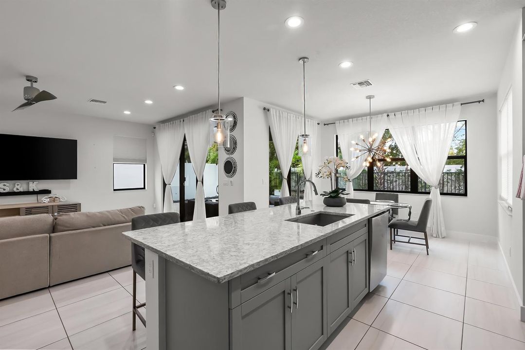 16 Kitchen 1