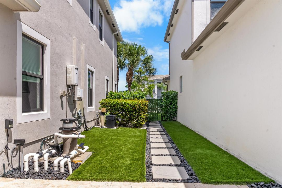 37 Outdoor Grass
