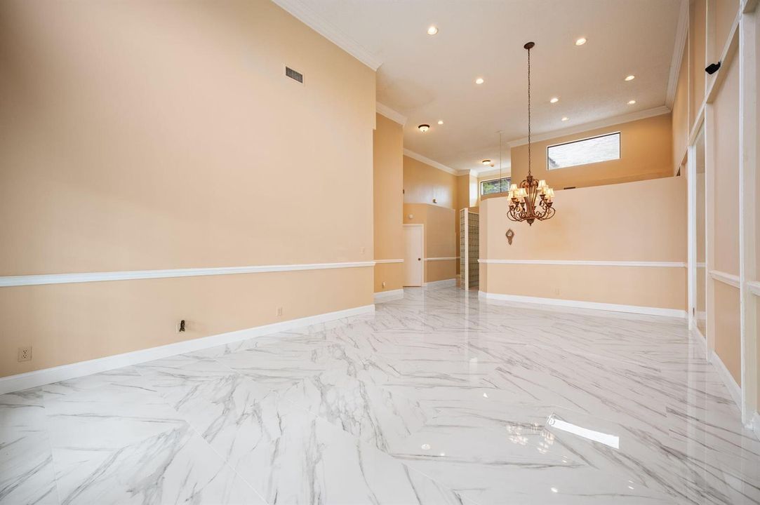 7-11-web-or-mls-6709-montego-bay-blvd