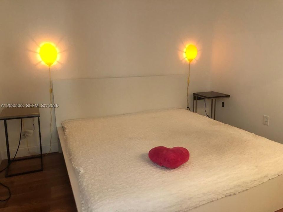 For Rent: $2,150 (1 beds, 1 baths, 573 Square Feet)
