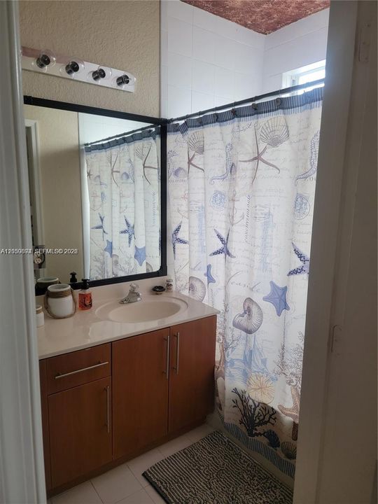 В аренду: $2,550 (3 спален, 3 ванн, 1704 Квадратных фут)