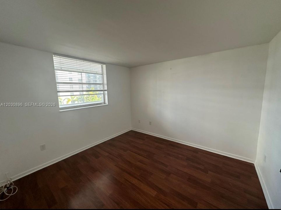 В аренду: $2,400 (2 спален, 2 ванн, 1037 Квадратных фут)