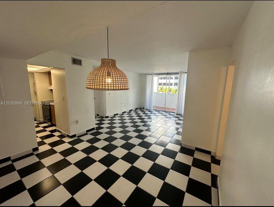 В аренду: $2,400 (2 спален, 2 ванн, 1037 Квадратных фут)