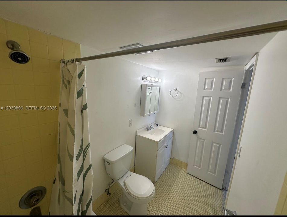 В аренду: $2,400 (2 спален, 2 ванн, 1037 Квадратных фут)